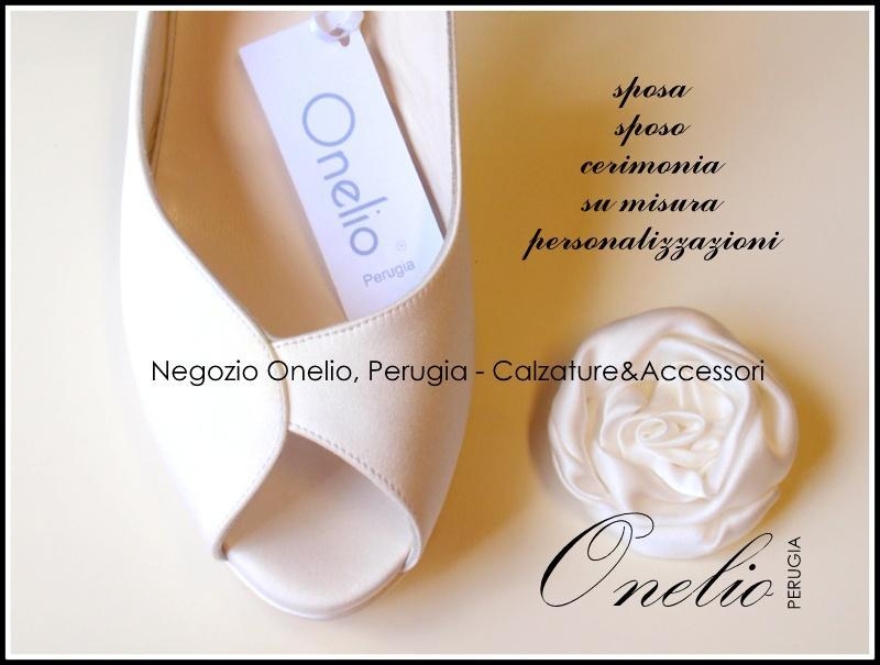 Scarpe Sposa e Donna. Spuntata chanel con plateau in crepe satin bianco e rosa di raso Borseonelioperugia