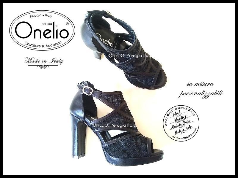 Sandalo con plateau in pizzo nero