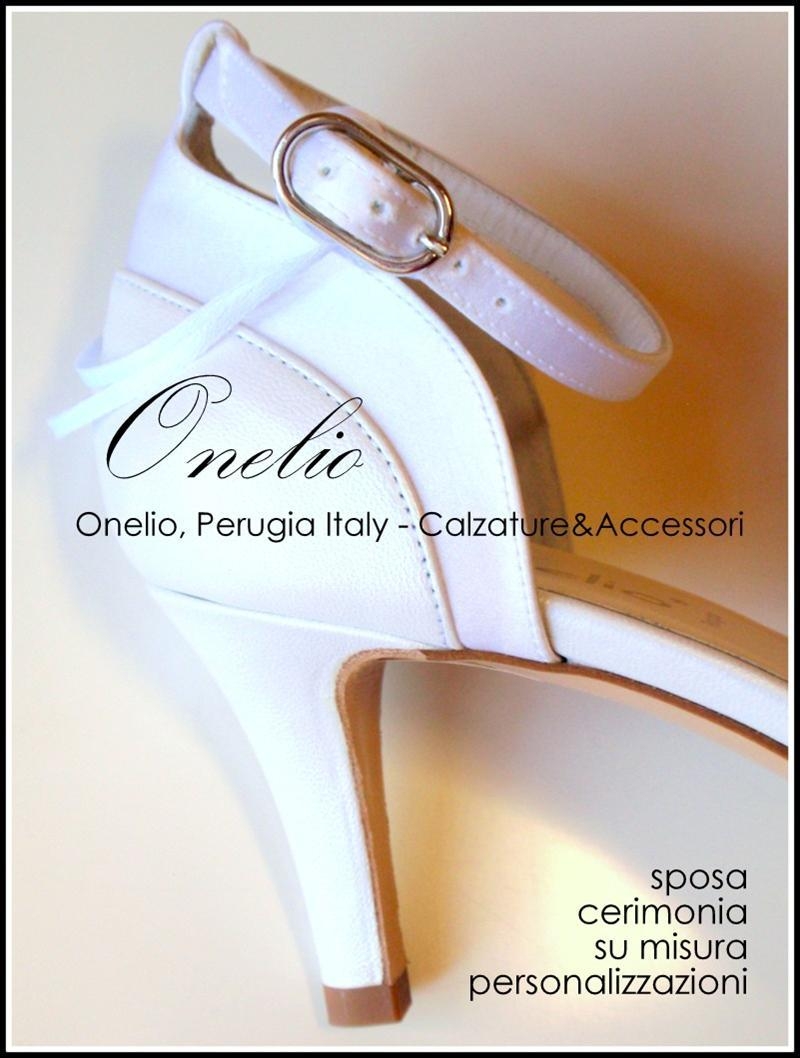 Sandalo con cinturino e strass