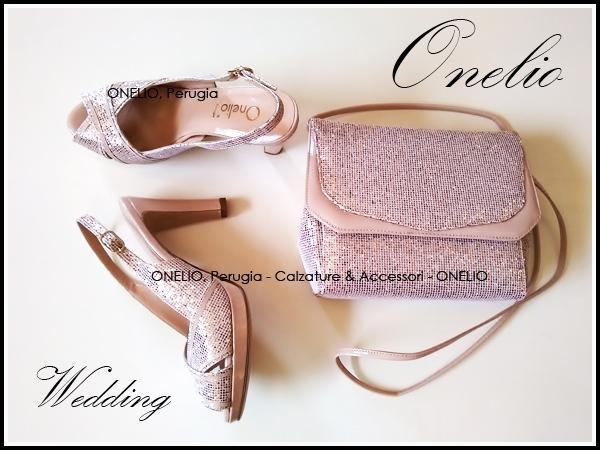 Scarpe Donna Spuntata Chanel con fasce incrociate e Borsa in