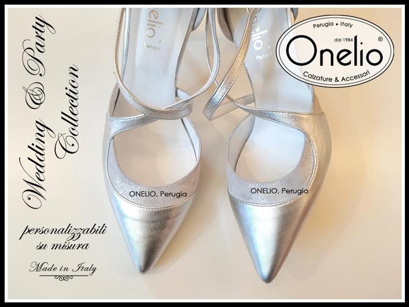 Scarpe Sposa e Donna. Sfilata con cinturini a incrocio in pelle