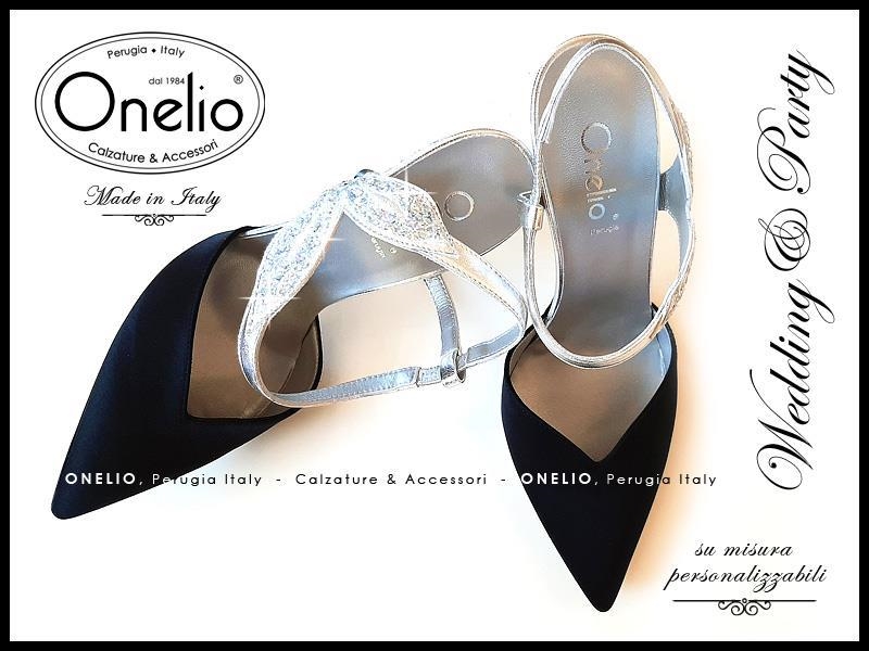 Scarpa Donna sfilata con scollo a V in raso nero e glitter argento Borseonelioperugia