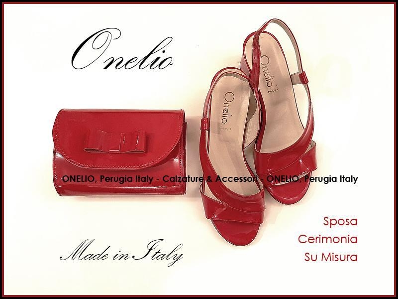 Scarpe sandalo e Borsa pochette con fiocco in Vernice rossa